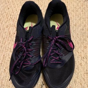 Women’s Nike shoes size 11